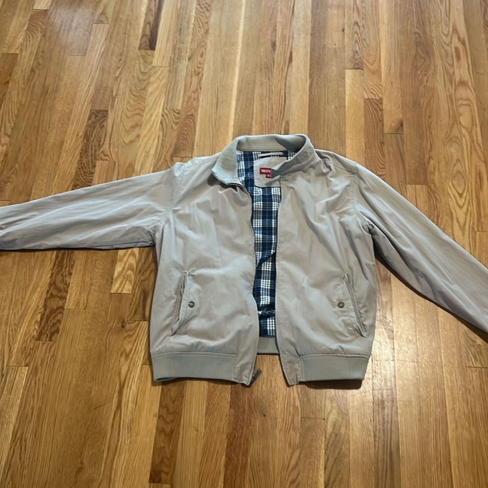Tan men’s jacket